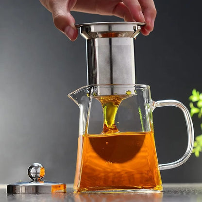 Glass kettle with infuser