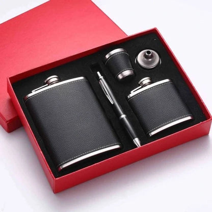 Whiskey flask gift set