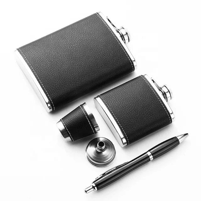 Whiskey flask gift set