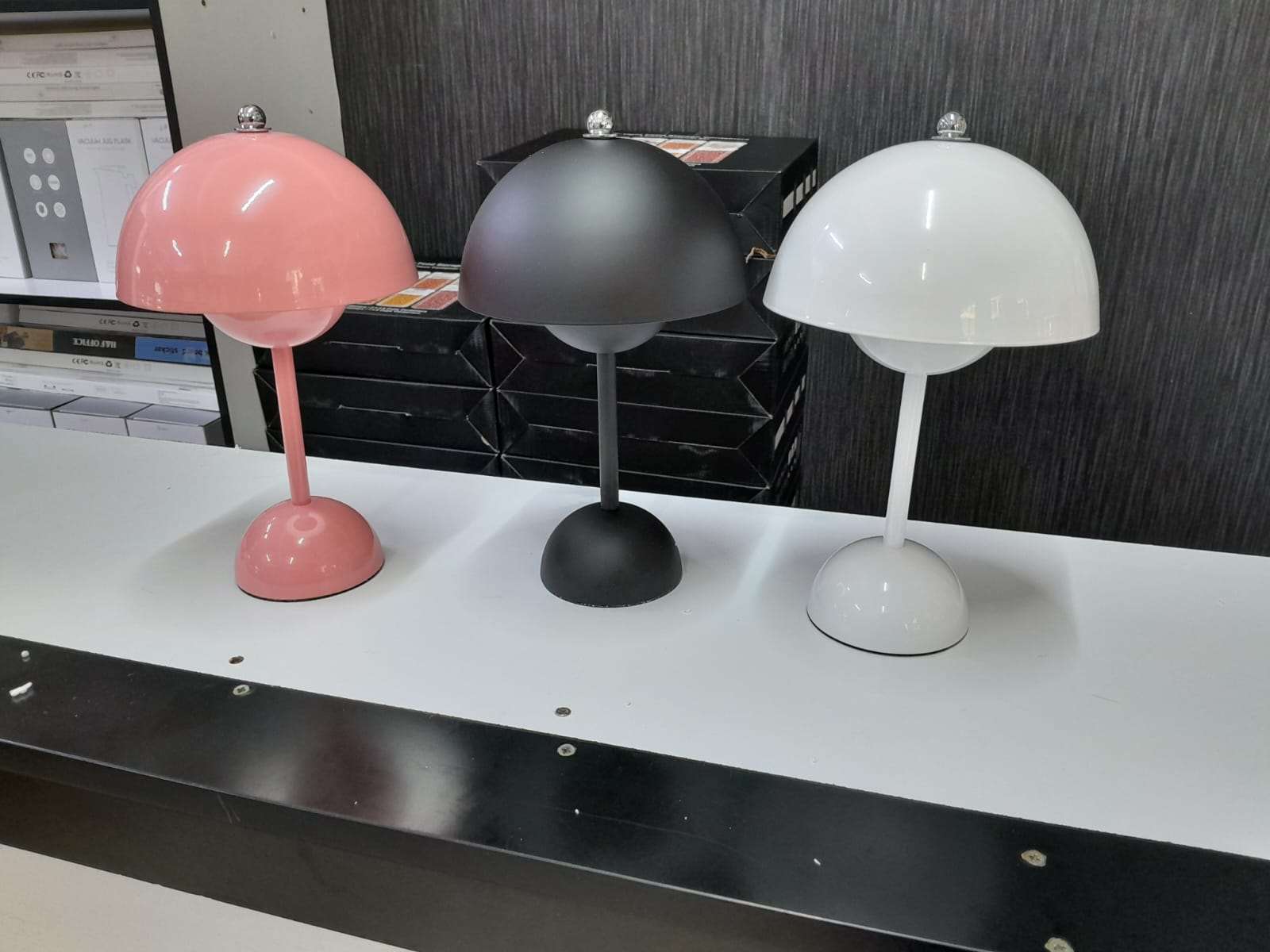 Rechargeable table lamp