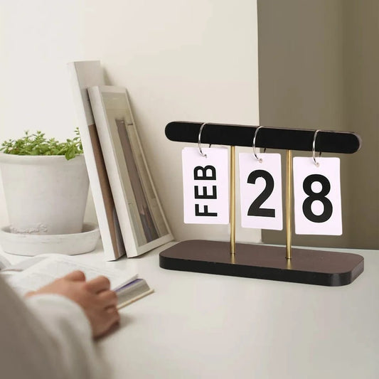 Minimalistic Wooden Calendar Gift