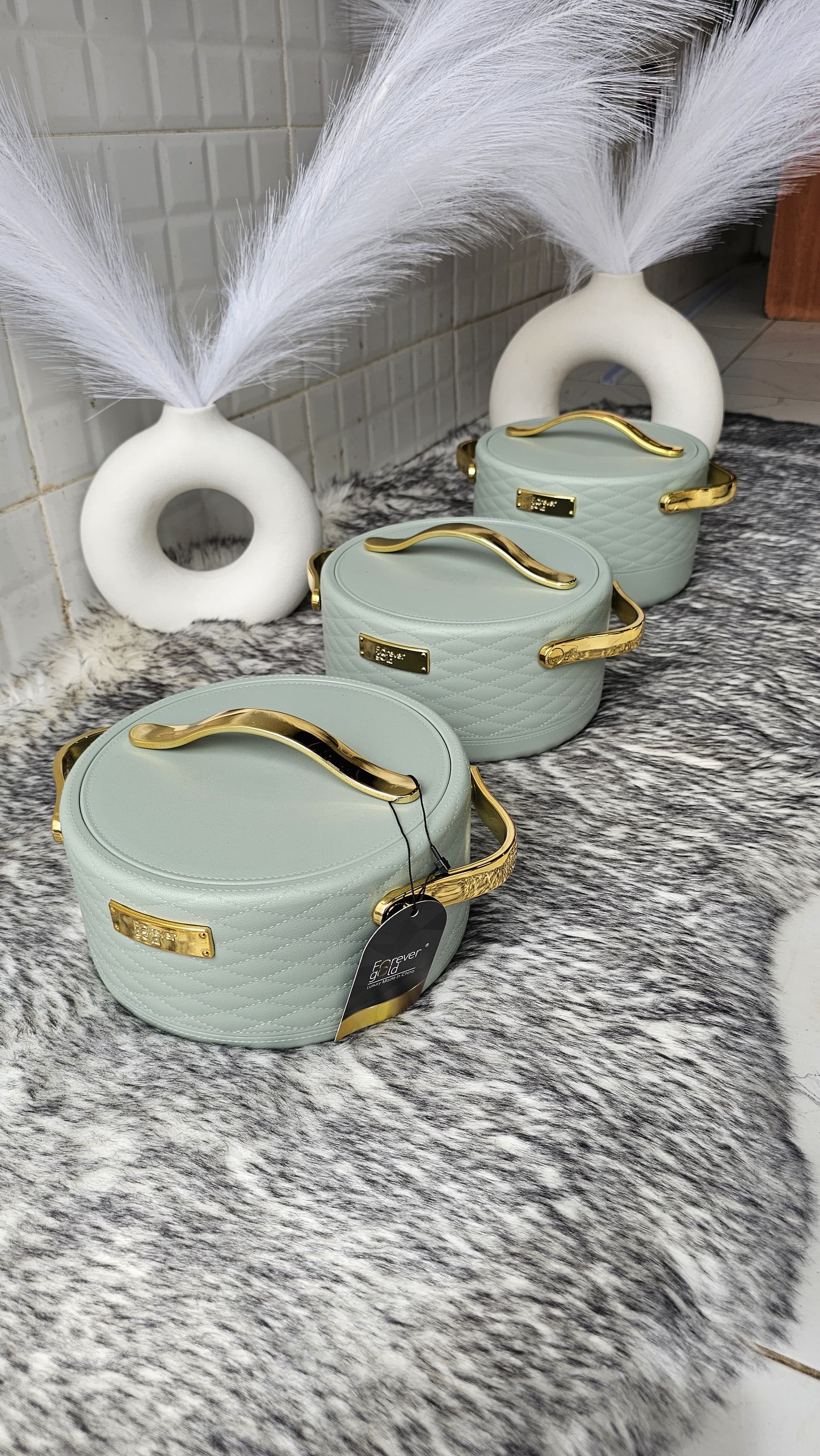 Luxurious insulated Hotpots