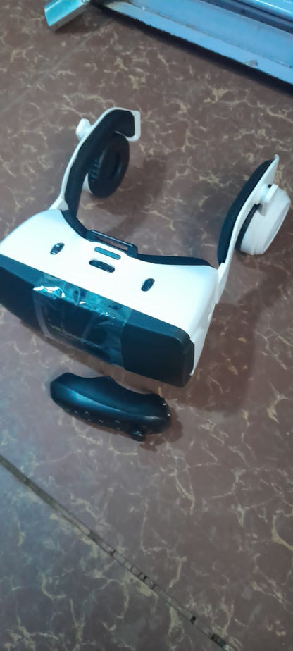 VR box with remote