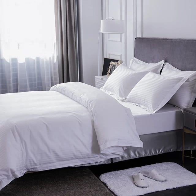 WHITE STRIPPED DUVET COVER