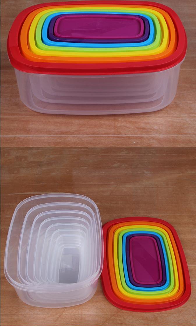 Plastic storage containers (7)