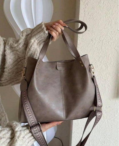 Retro style bucket bag