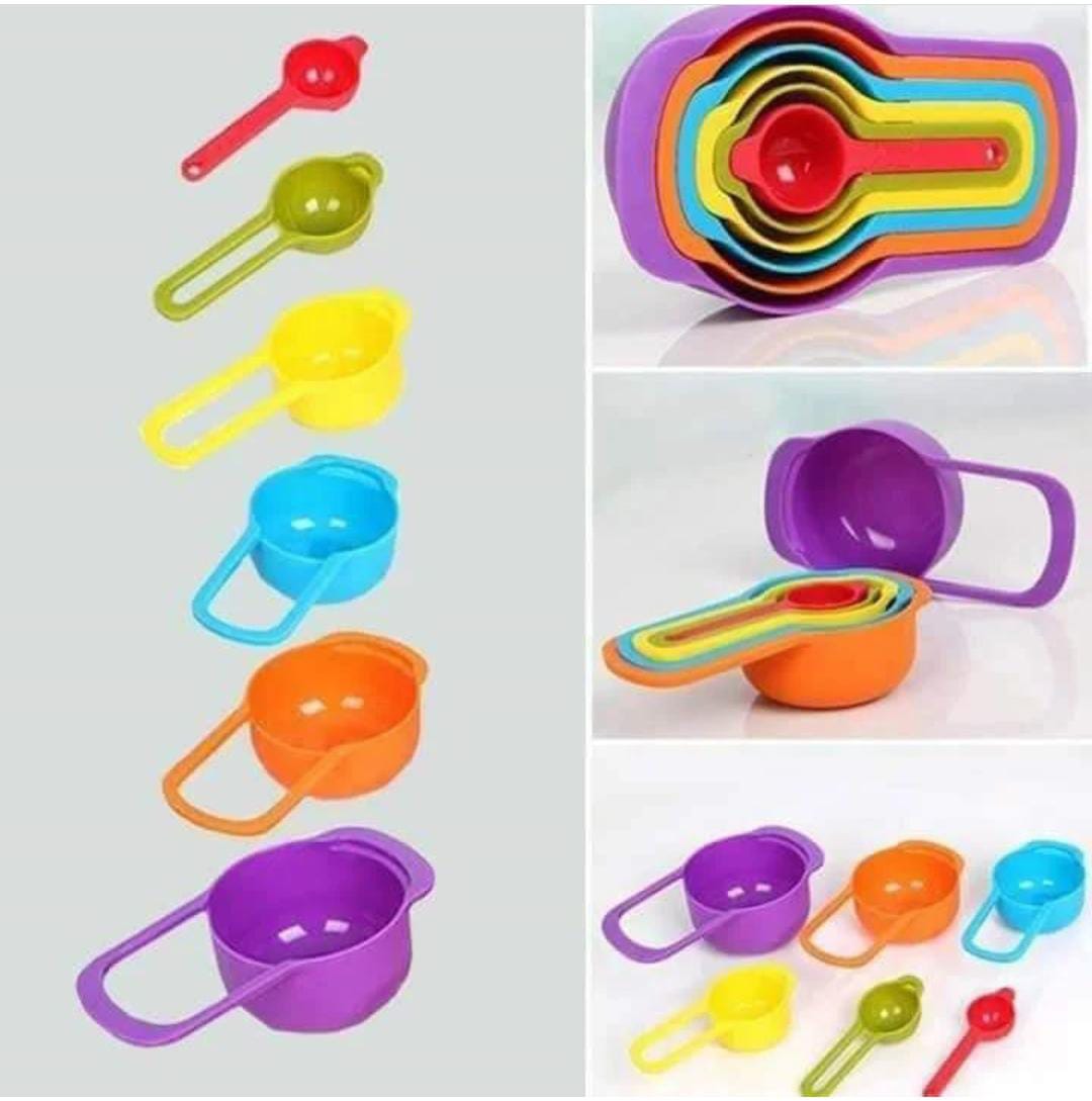 MEASURING SPOONS AND CUPS