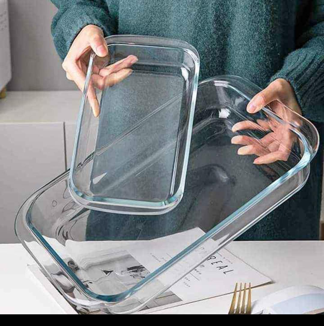 Rectangular glass baking tray