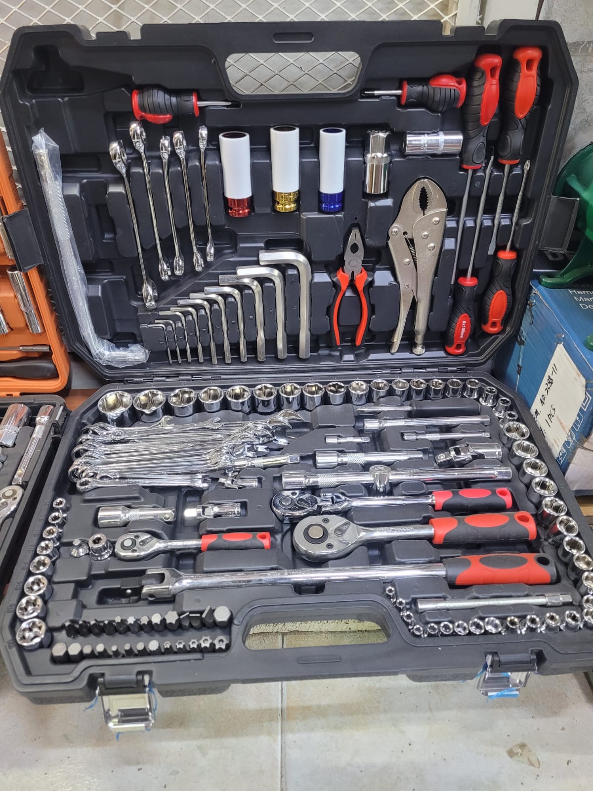 142 pcs tool set box