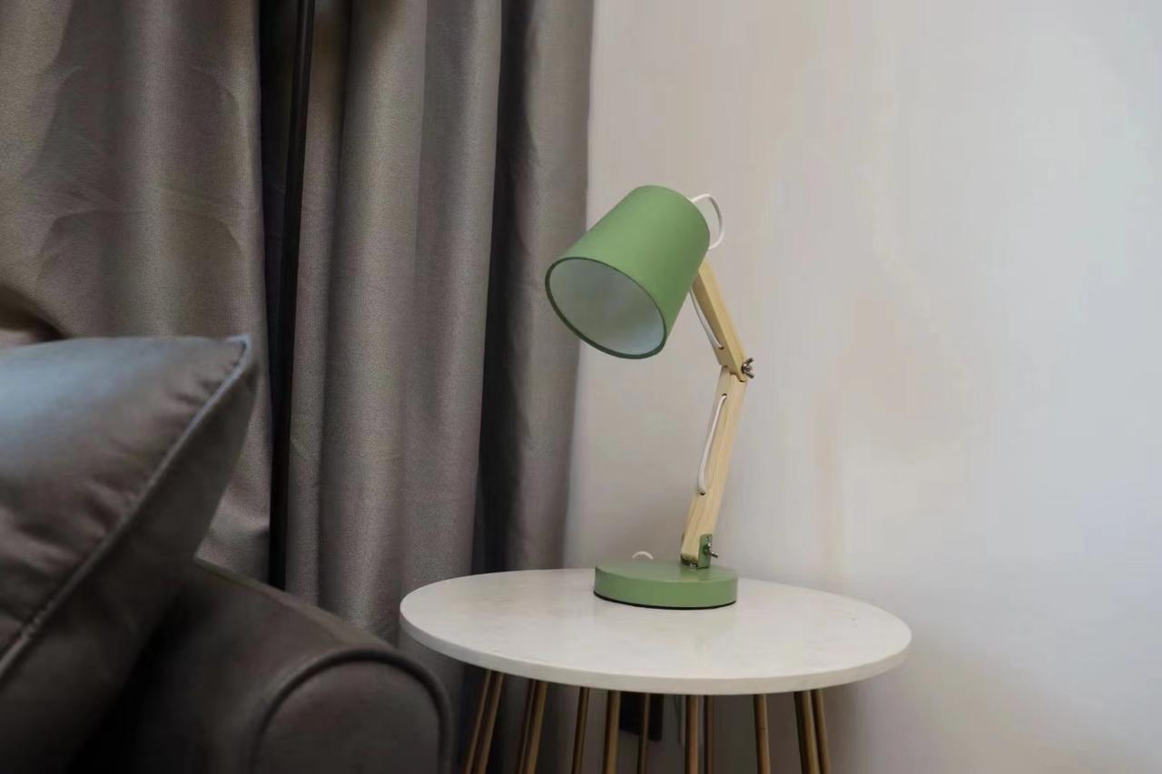 Morden Foldable Bedside lamp