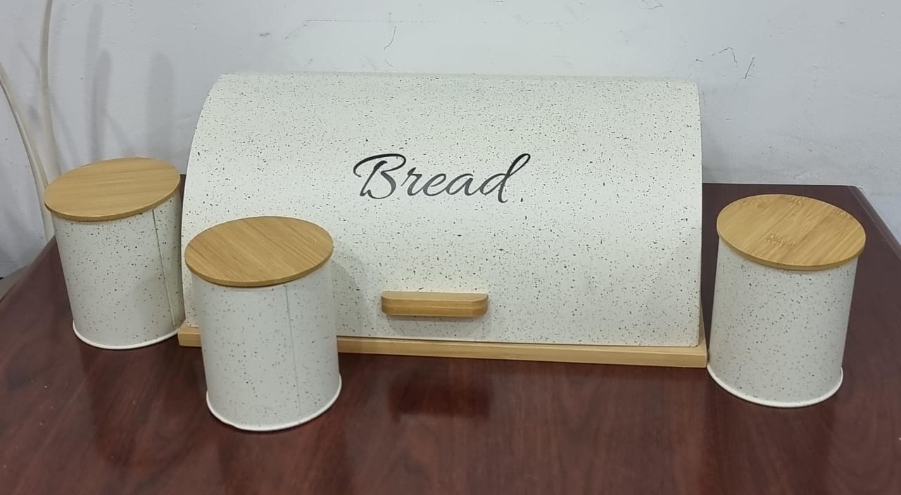 bread bin 12L with 3 canisters