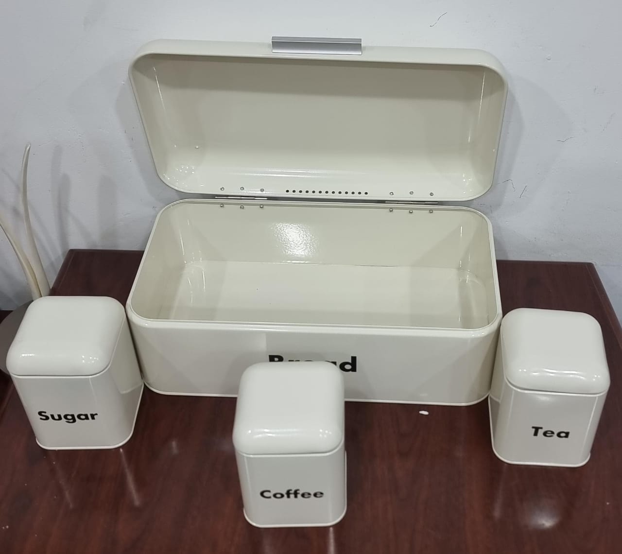 Hinged Bread bin 9L with 3 canisters