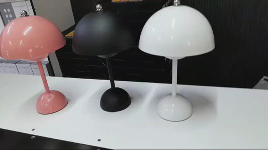 Rechargeable table lamp