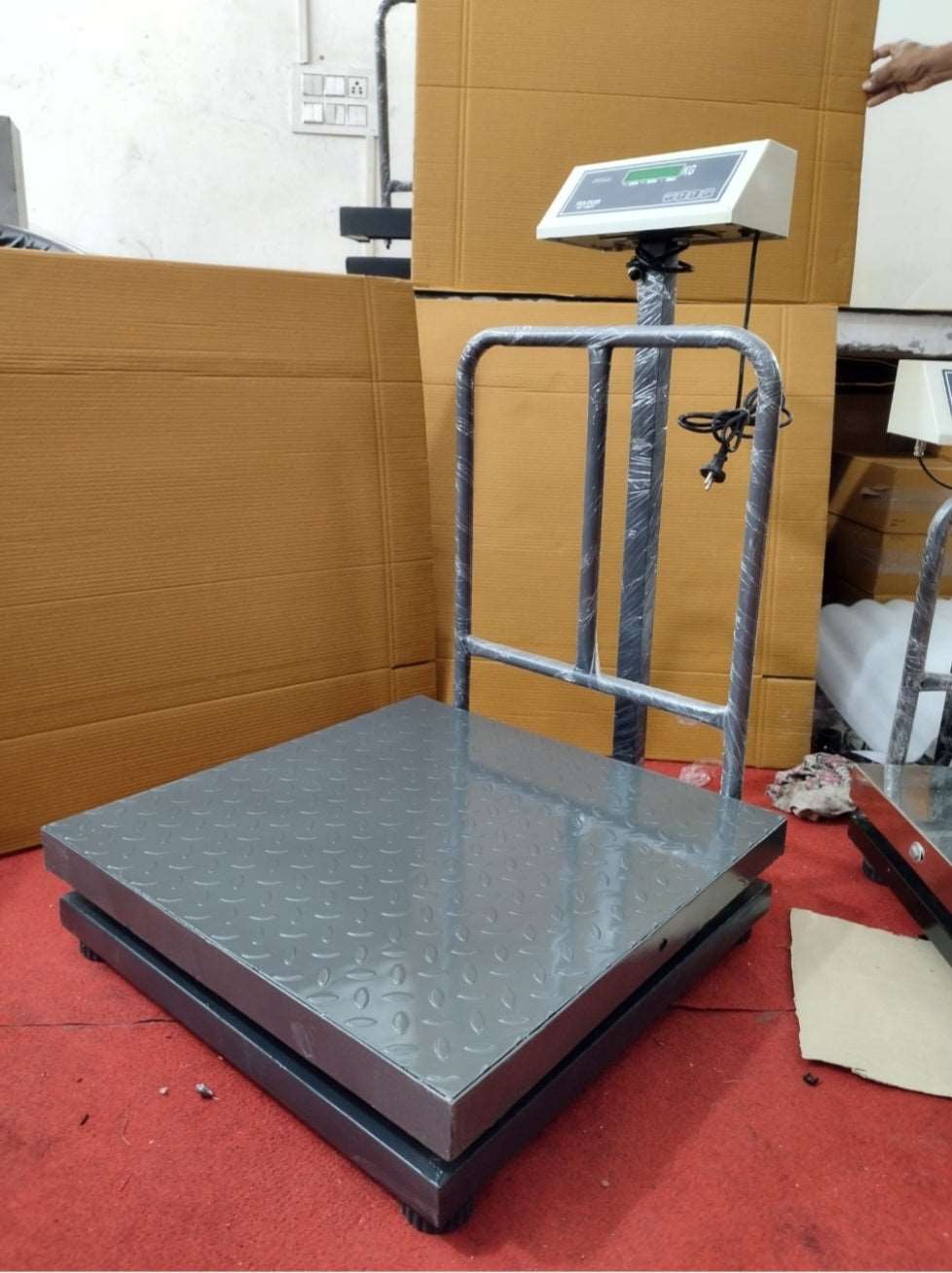 150 kg weighing Scale with back rail - MASTER SUPPLIES