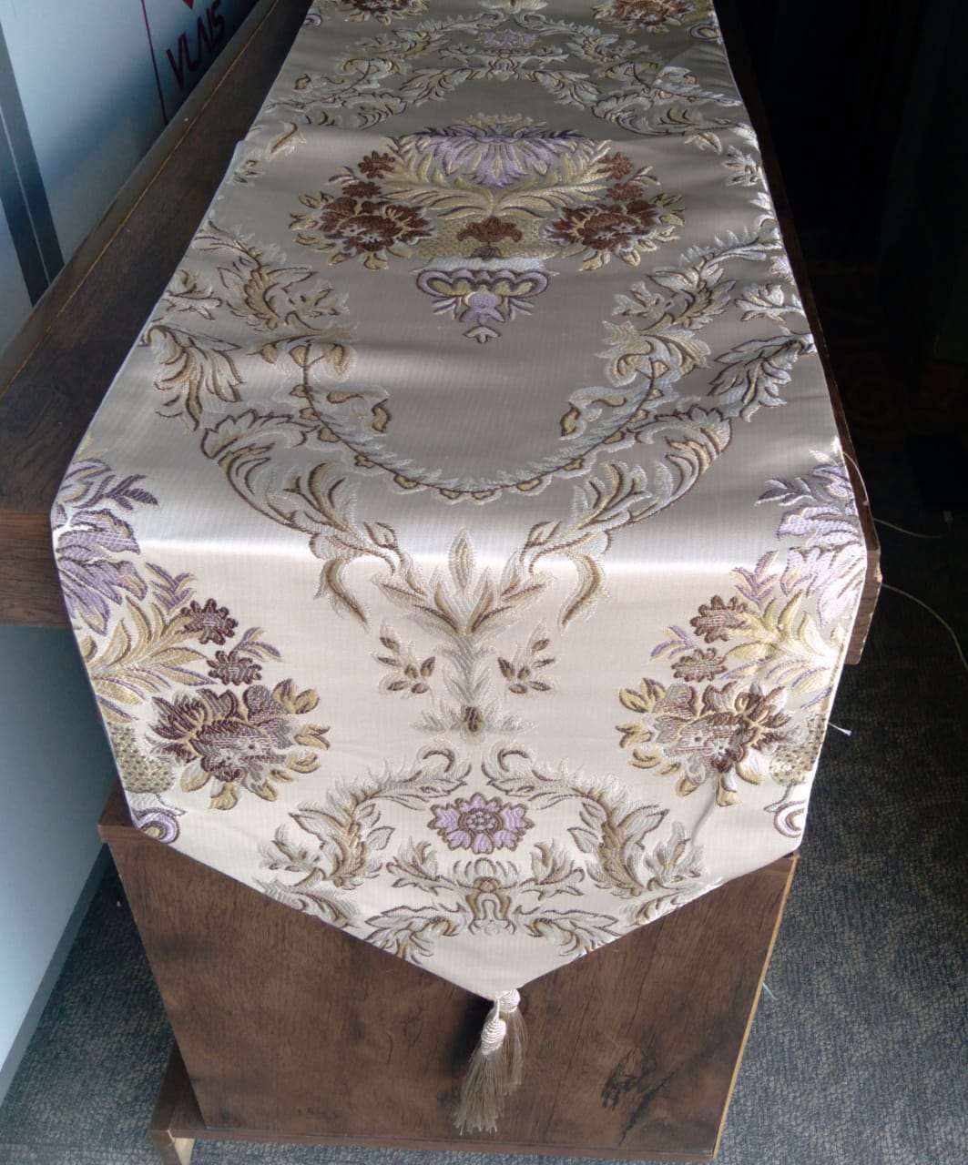 210cm table runner - MASTER SUPPLIES