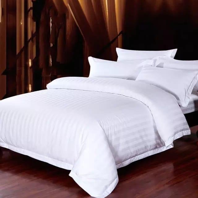 4 IN 1 WHITE STRIPPED DUVET - MASTER SUPPLIES