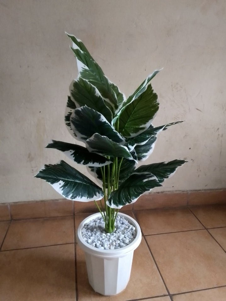 Artificial plant in vase - MASTER SUPPLIES